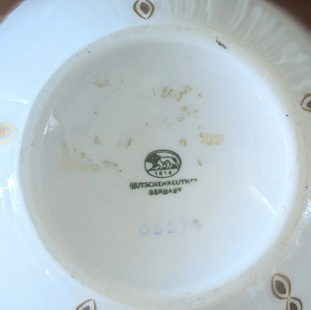 Vtg HUTSCHENREUTHER Hohenberg Germany Gold & White Bud Vase Roses Floral 6.5